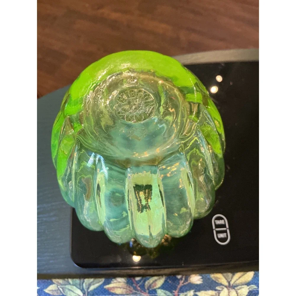 Gibson Glass 2001 Lime Green Opalescent Ribbed Art Glass 6